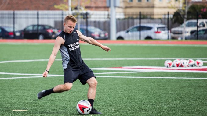 9.19_Sports_MensSoccerpractice_Schaefer