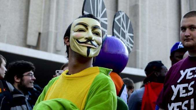 Temple University joined the internet sensation Harlem shake at 3pm Friday at the bell tower.