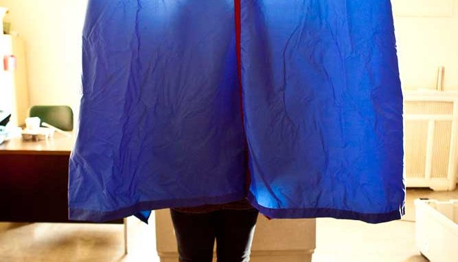 Voter casts a ballots last Election Day. | KATE McCANN / TTN