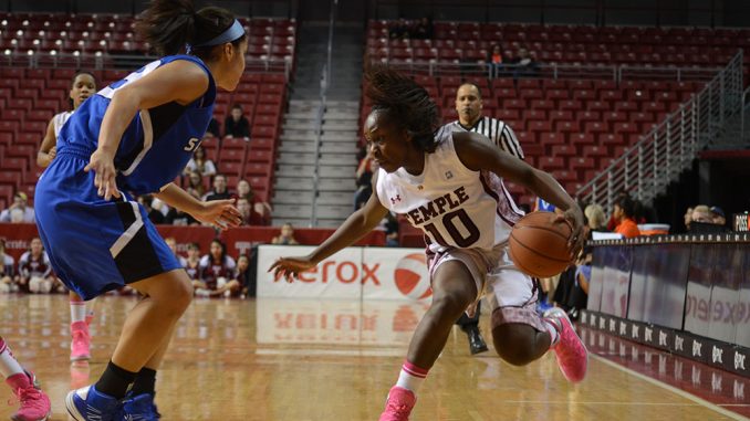 Salome “Sally” Kabengano dribbles during a game last season against Saint Louis. During her first and only season with the Owls, Kabengano started almost every game at forward, averaging 5.8 points and more than 30 minutes per game. Kabengano dropped out of Temple and returned to Sweden, where she is now playing professionally. | Maggie Trapani TTN