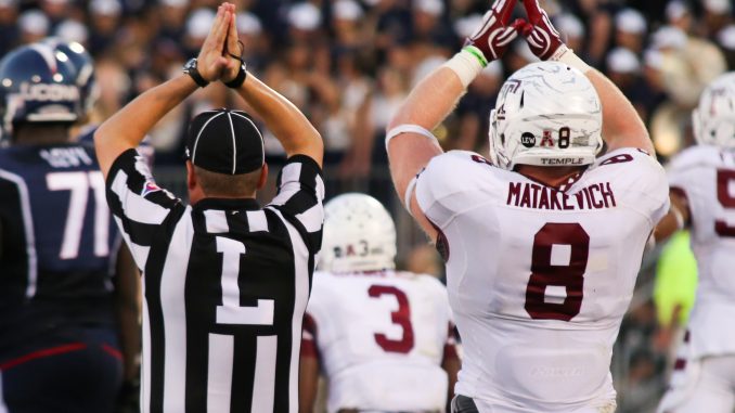 Junior linebacker Tyler Matakevich celebrates the Owls’ safety against Connecticut, where the defense contributed 16 points in Temple’s 36-10 conference win. Andrew Thayer | TTN