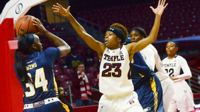 Senior guard Tyonna Williams defends La Salle forward Michaya Owens during the Owls’ 75-72 win last Friday. Jenny Kerrigan | TTN