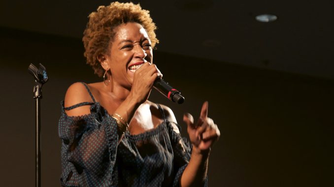 Julie Dexter performed free-form jazz and scatt at the Kimmel Arts Center Sept. 8. | Brian Tom TTN