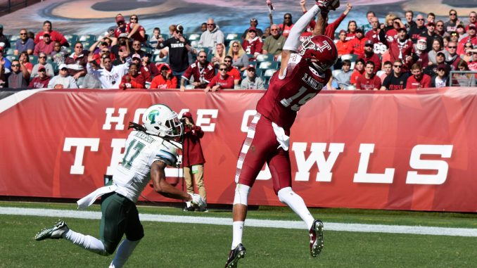 Robby Anderson catches a touchdown in Temple's 49-10 win over Tulane on Saturday. | Geneva Heffernan TTN