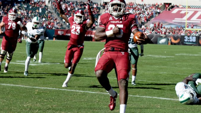 Freshman running back Ryquell Armstead celebrates a touchdown run in the Owls’ 49-10 victory against Tulane Saturday at Lincoln Financial Field. | Geneva Heffernan TTN