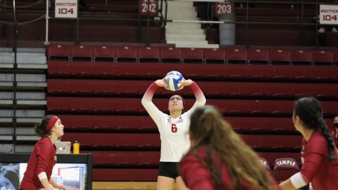 10.17_Sports_VB vs UCF_NickDavis-30