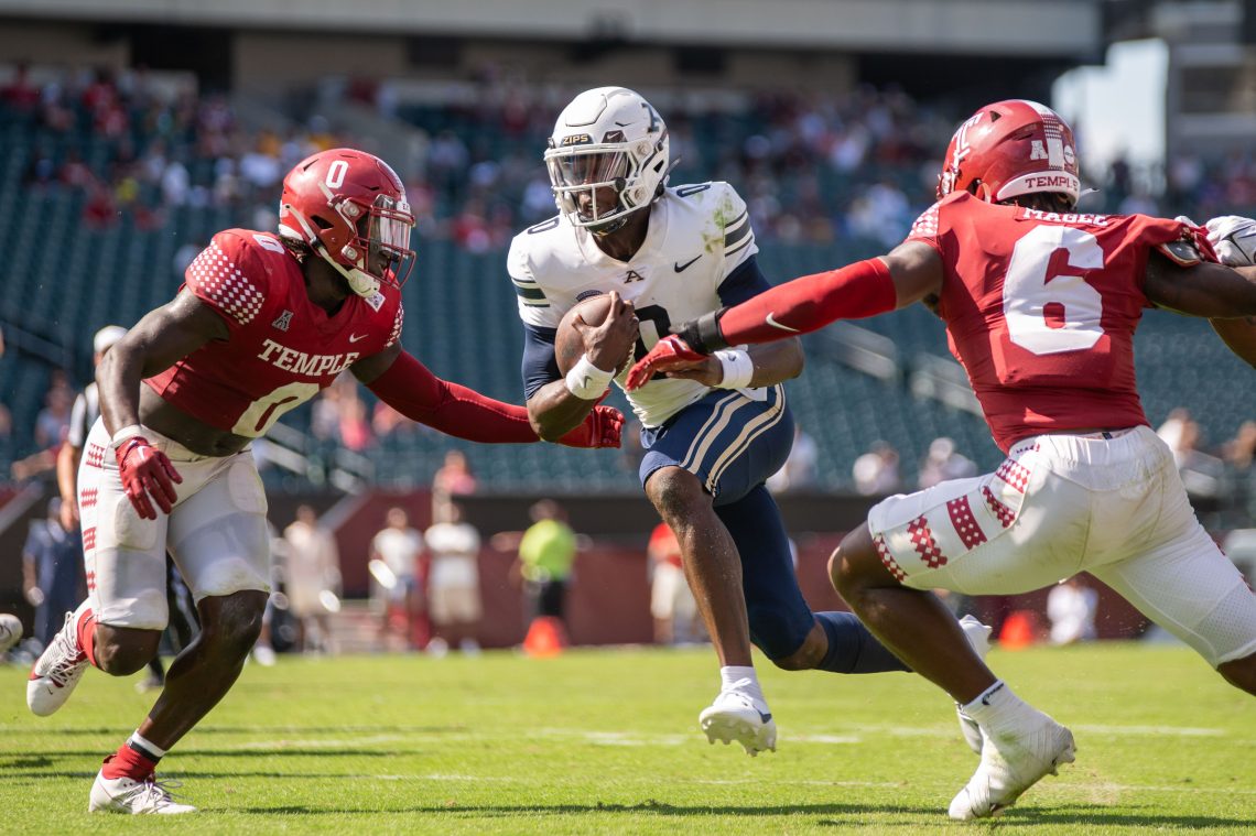 Football Defeats Akron in Home Opener, 24-21 - Temple