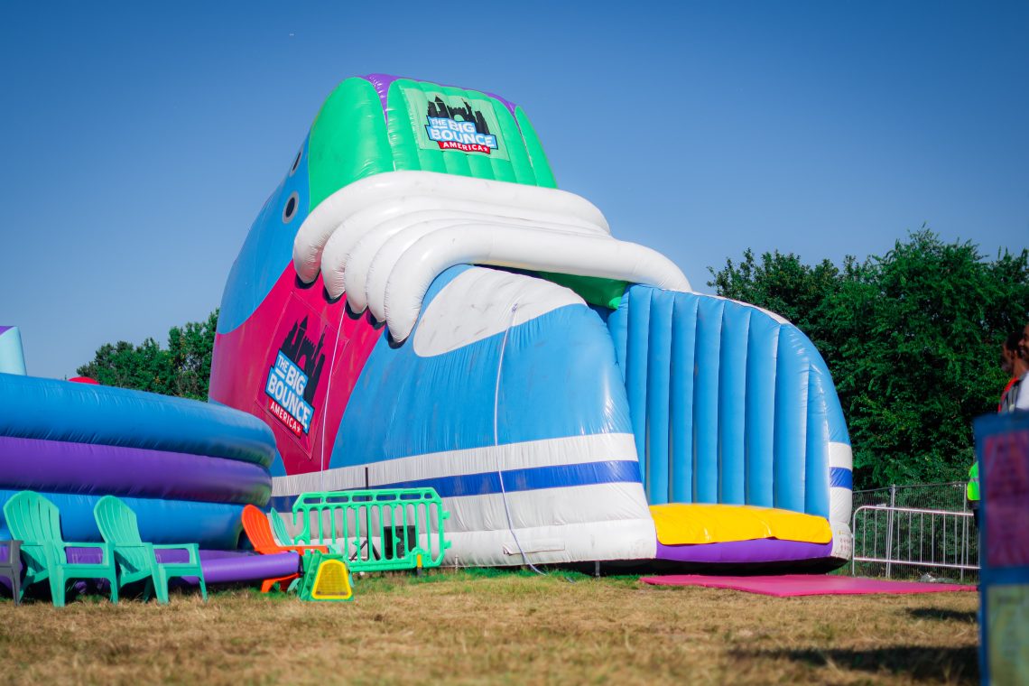 World's largest bounce house opening in Philadelphia Friday - CBS