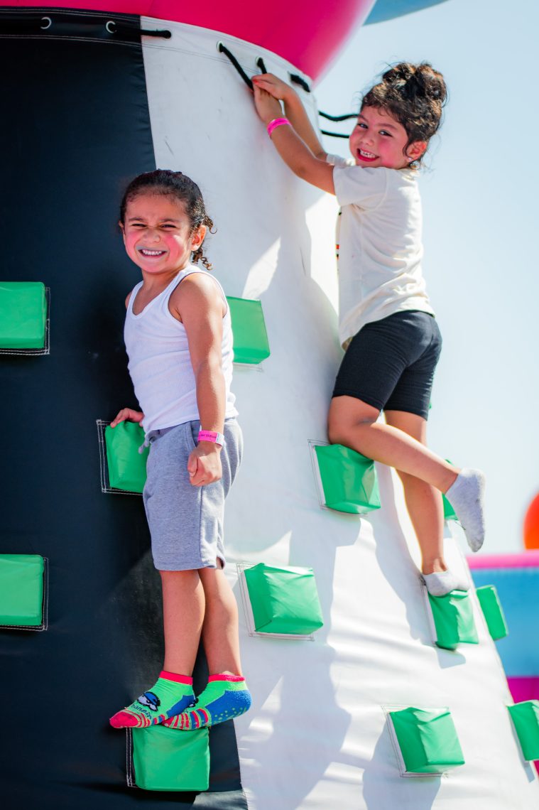 World's largest bounce house opening in Philadelphia Friday - CBS